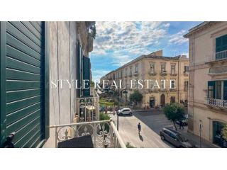 Ortigia, Eleganza contemporanea in un palazzo d’epoca ascensorato