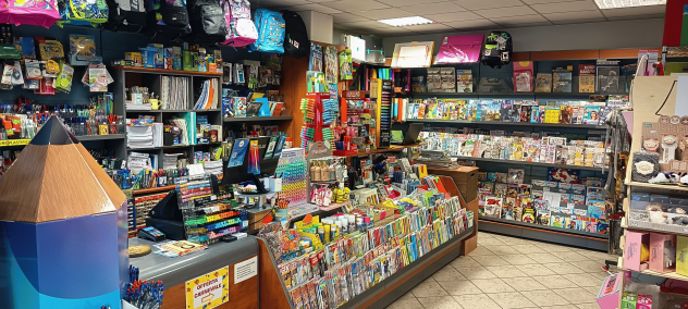 Cedesi edicola, cartoleria art. regalo — attiva da 25 anni — fatturato 232.000 € - Foto 2
