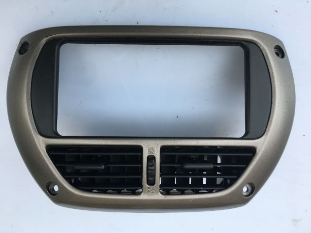 Plancia Centrale Portaradio con Bocchette TOYOTA RAV 4 2 serie ( 2000 - 2006 )