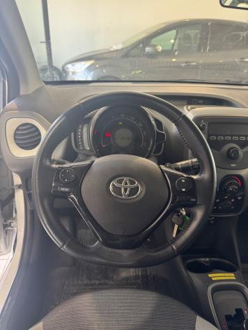 Toyota Aygo Connect 1.0 VVT-i 72 CV 5 porte x-fun MMT - Foto 9