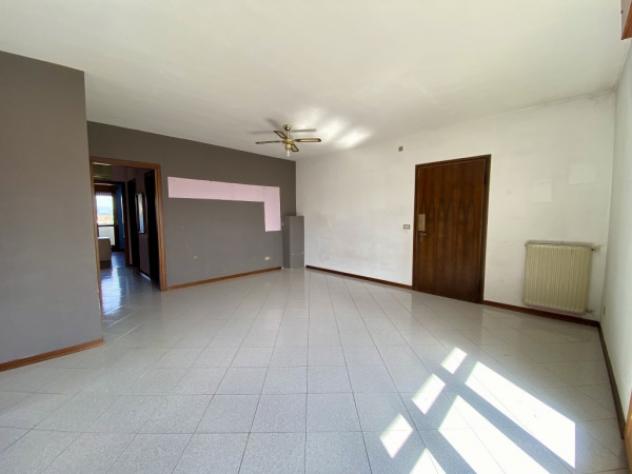 Appartamento di 135 m² con 4 locali e box auto doppio in vendita a Cadoneghe