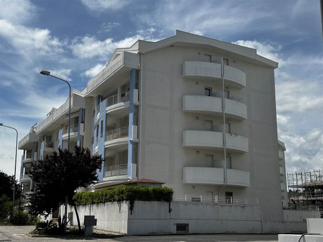 Vendita Appartamento da 46 mq in Strada statale 16 con giardino - Foto 13