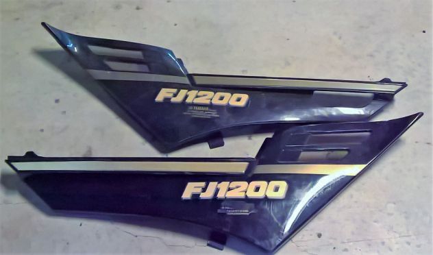 Yamaha FJ 1200 carene laterali blu e libretto uso manutenzione (LEGGERE TESTO)