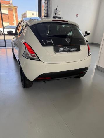 Lancia Ypsilon 1.0 FireFly 5 porte S&S Hybrid Ecochic Silver - Foto 6