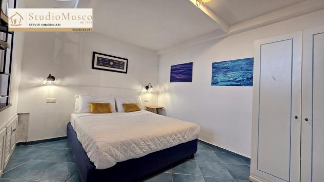 StudioMusco vende a Capri, su via Marina Grande, appartamento su due livelli. - Foto 14