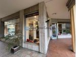 MONTEGROTTO: negozio centrale con 6 vetrine, magazzino e garage