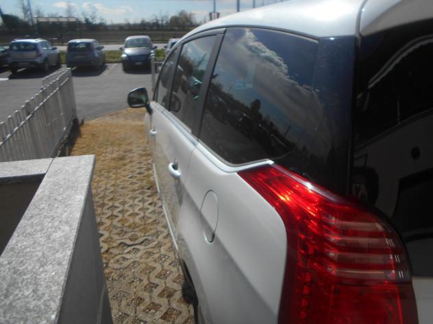 Peugeot 5008 BlueHDi 150 S&S Allure - Foto 4