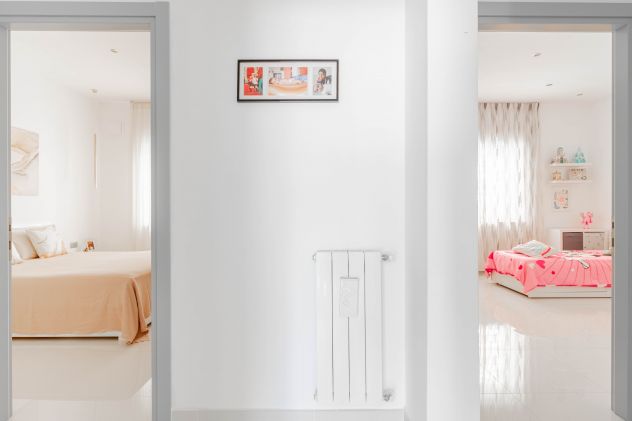 APPARTAMENTO RISTRUTTURATO CON TRE CAMERE, GARAGE E RESEDE ESCLUSIVO - Foto 4