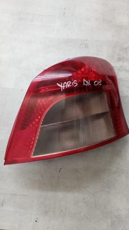 STOP FANALE POSTERIORE DESTRO TOYOTA Yaris Serie (0305)