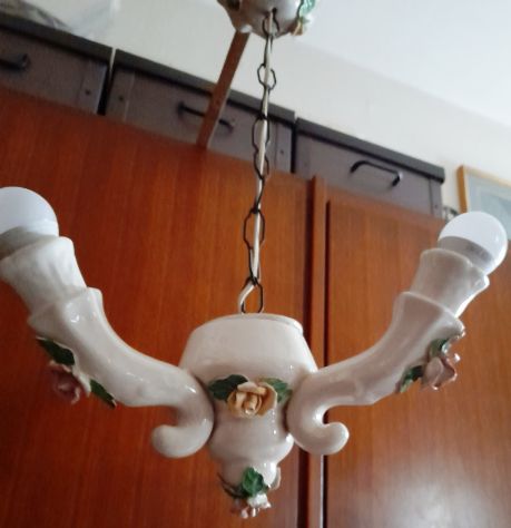 Lampadario con tre bracci in ceramica 32x58 - Foto 3