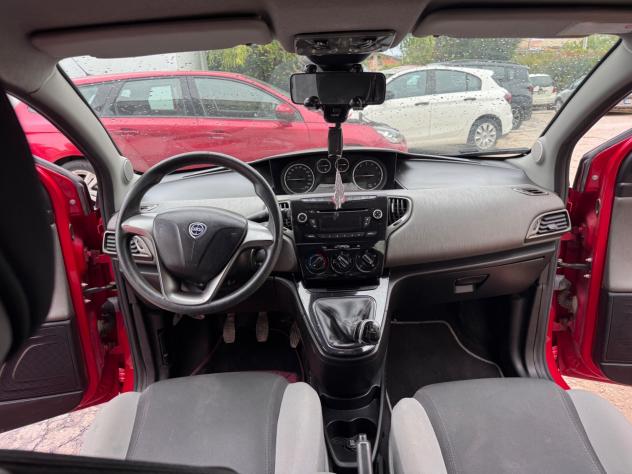Lancia Ypsilon 1.2 69 CV 5 porte S&S Silver - Foto 8