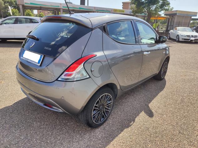 Lancia Ypsilon 1.0 FireFly 5 porte S&S Hybrid Ecochic Gold - Foto 4