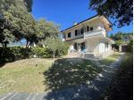 BIFAMILIARE di 7 vani e di 132 mq (PIETRASANTA) rif. MP1017