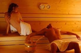 CENTRO MASSAGGI  ITALIANO  SELEZIONA MASSAGGIATRICE/DONNA AMBIZIOSA Tel:3276718226