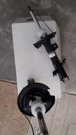 Ammortizzatori anteriori ford fiesta 08 - 1713975