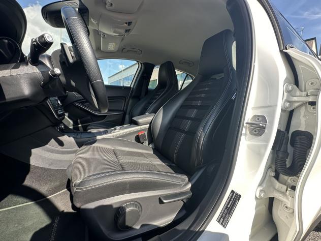 Mercedes-Benz GLA GLA 200 d Sport auto - Foto 10