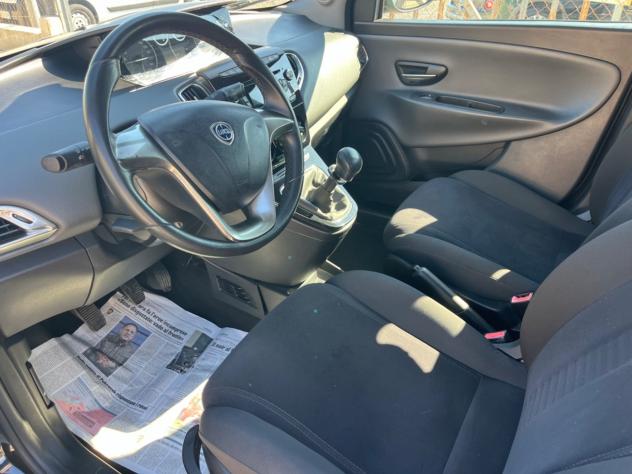 Lancia Ypsilon 1.2 69 CV 5 porte S&S Silver - Foto 7