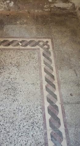 Indipendente di mq 135 con terrazzo da ristrutturare - Foto 4
