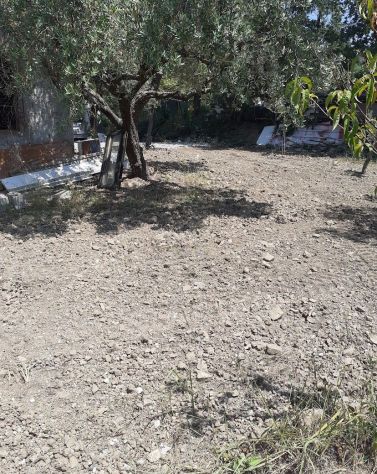 Terreno con depositi - Foto 2