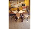 Vendo Tavolo in Legno Massello con 4 Sedie