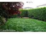 Vedano al Lambro, ampio trilocale con giardino.