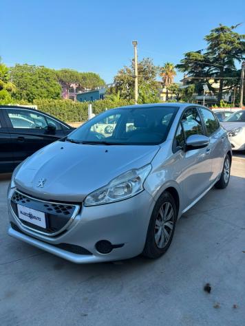 Peugeot 208 1.4 e-HDi 68 CV S&S CAMBIO AUTOMATICO 5 porte Active - Foto 3