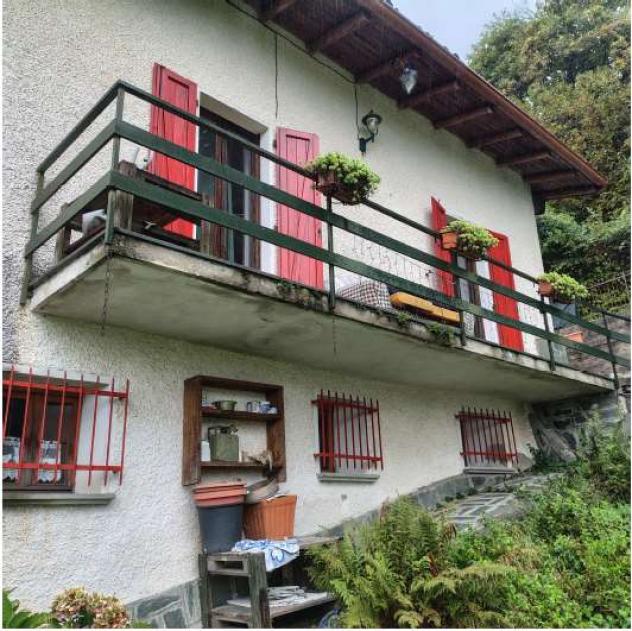 129/2025 U VA - Casa indipendente a Laveno Mombello