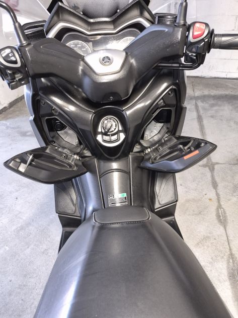 X MAX 300 ( FATTO REVISIONE E CINGHIA E RULLI ) - Foto 5