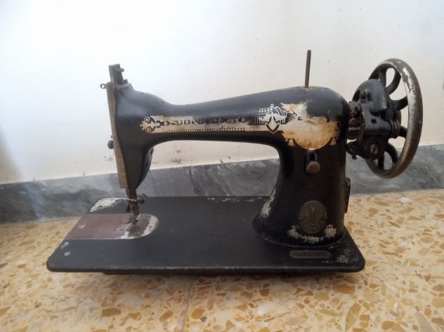 MACCHINA per CUCIRE manuale A PEDALE, SINGER, degli ANNI '30 - Foto 2