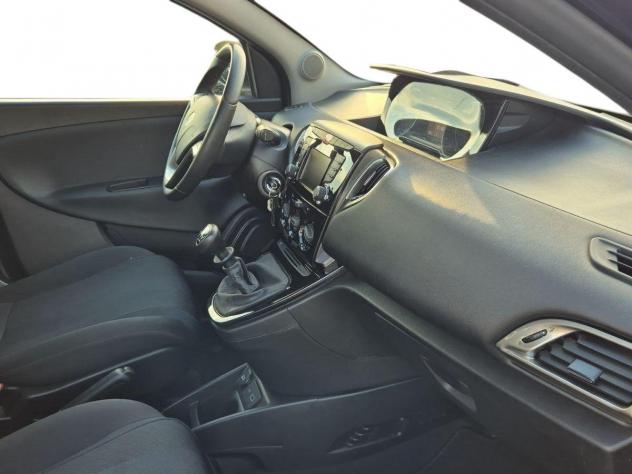 Lancia Ypsilon III 2015 1.0 firefly hybrid Gold s&s 70cv - Foto 9