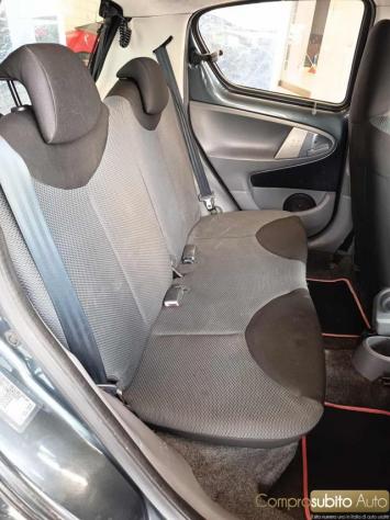 TOYOTA Aygo 1.0 12V VVT-i 5 porte rif. 24054766 - Foto 10