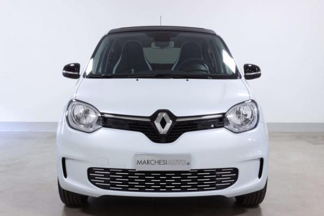 Renault Twingo urban night