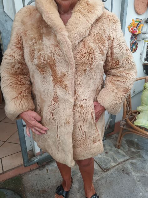 Giaccone di Agnellone del Tibet taglia 48/50. Solo per Rimini e Romagna in gener