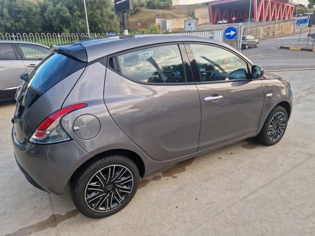 Lancia Ypsilon 1.0 FireFly 70cv Hybrid Gold Plus - Foto 5