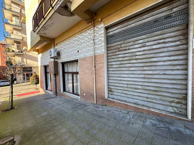 LOCALE COMMERCIALE AL CENTRO