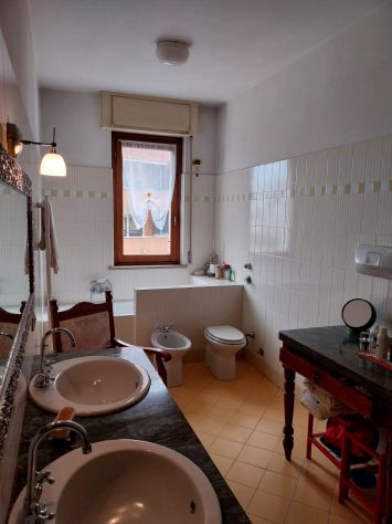 APPARTAMENTO 120 MQ. AFFITTASI A NOVARA USO TRANSITORIO A PROFESSIONISTA / IN - Foto 6