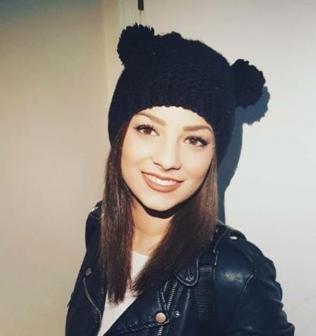 Liliana_love: alta 168cm, 54kg, cerco uomo vicino Tel: