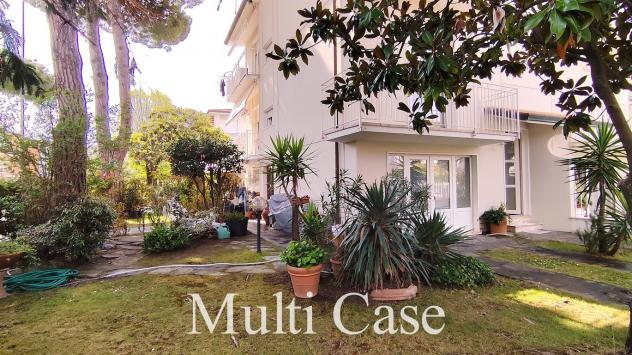 PORZIONE DI VILLA CON GIARDINO A 350 METRI DAL MARE – INDIPENDENZA, SPAZI E POTENZIALE - Foto 7
