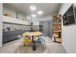 Villetta a schiera di 223 m² con più di 5 locali in vendita a Prato [rif. D &hellip;