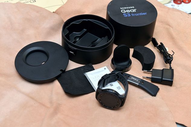 Samsung Gear S3 Frontier SM-R760 Smartwatch Black Come nuovo - Foto 3