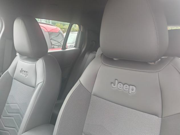 Jeep Avenger Avenger 1.2 turbo Summit fwd 100cv - Foto 8