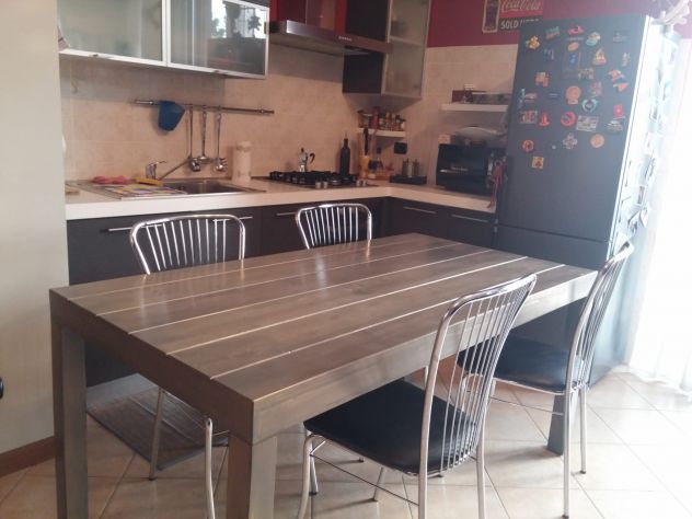 Bilocale con garage incluso e cantina - Foto 11