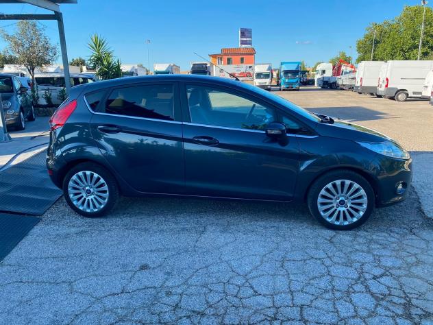 Ford Fiesta 1.6 TDCi 90CV 5 porte DPF Titanium (A47) - Foto 7
