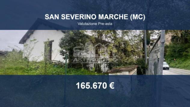 Immobile in asta di 214 m² con più di 5 locali in vendita a San Severino Marche