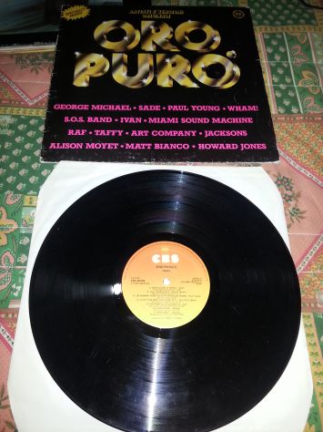 UN VINILE TENUTO BENE,COMPLETO,ORIGINALE,33 GIRI:"ORO PURO 5"(1985)ARTISTI VARI - Foto 2