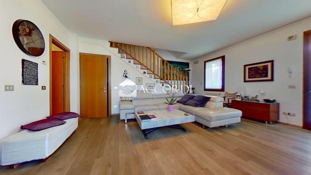 VILLA A SCHIERA di 5 vani e di 190 mq (MONTEBELLUNA) rif. DG368 - Foto 6