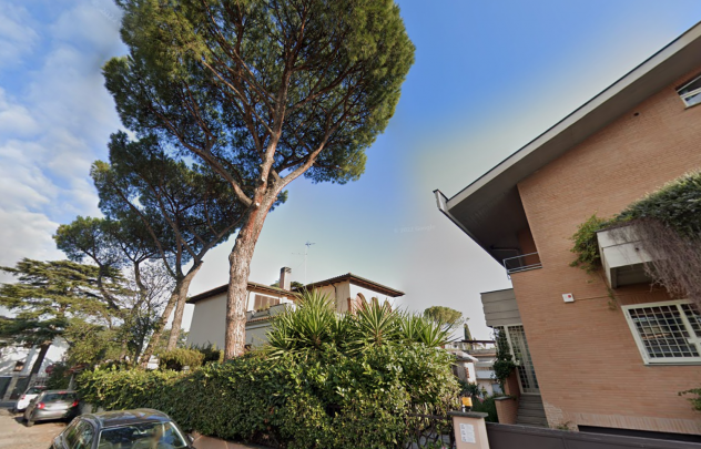 CIAMPINO MONOLOCALE ARREDATO CON GIARDINO IN COMUNE