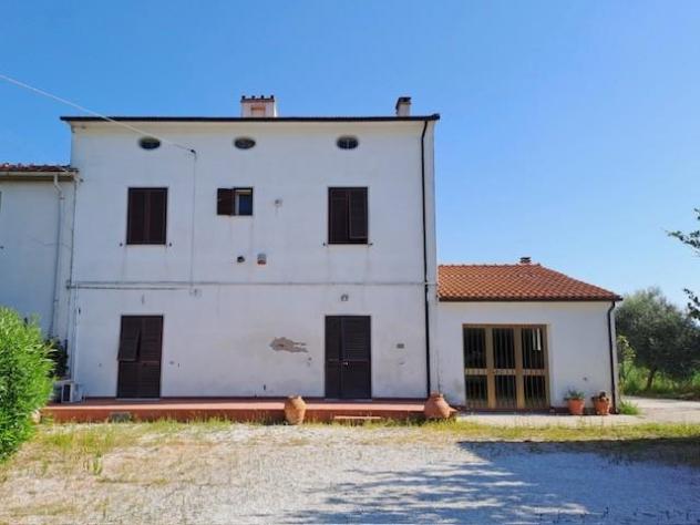 Porzione di casa in vendita a Cascina 250 mq Rif: 1427911