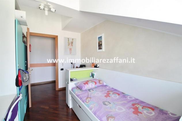 Appartamento mansardato di tre locali oltre servizi - Foto 12
