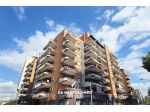 Ampio appartamento in Via Salinella in stabile signorile